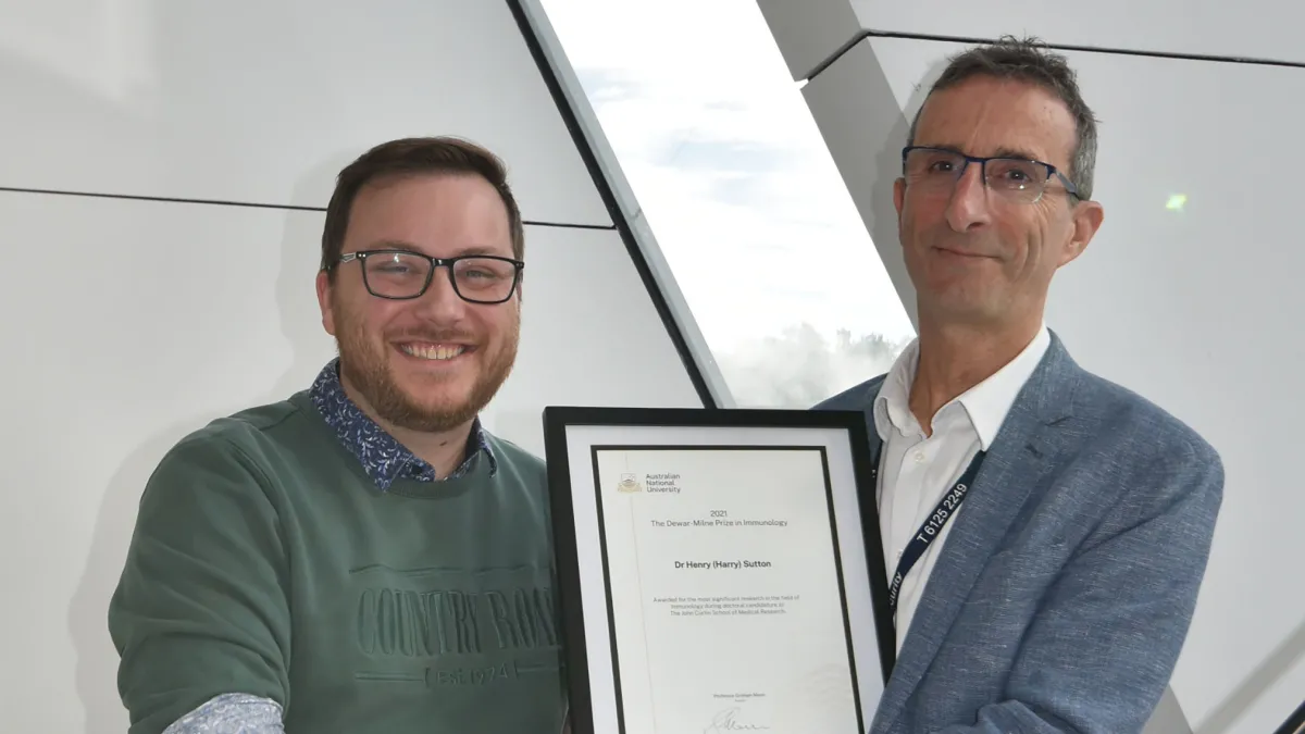 The Dewar-Milne Prize for 2021 presentation July 2023 (Photo: Kassapa Senarath / ANU)