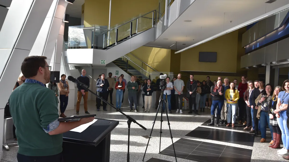 The Dewar-Milne Prize for 2021 presentation July 2023 (Photo: Kassapa Senarath / ANU)