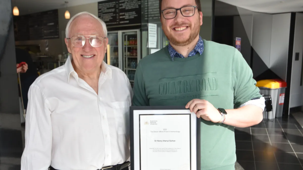 The Dewar-Milne Prize for 2021 presentation July 2023 (Photo: Kassapa Senarath / ANU)