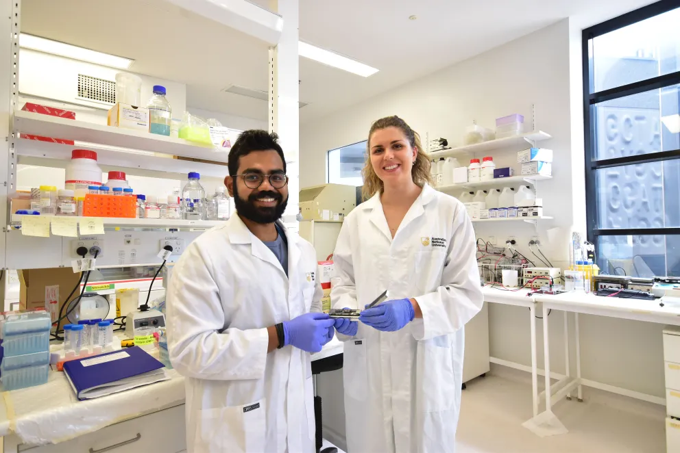 Dr Alex Sneddon and Agin Ravindran - Photo Kassapa Senarath