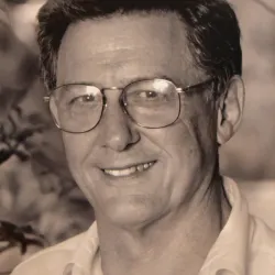 Prof Stephen J Redman